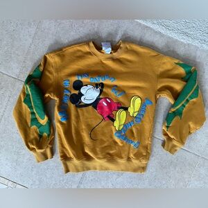 Disney Mickey & Co. Mickey in his garden and fell asleep
Mustard Gold NWOT